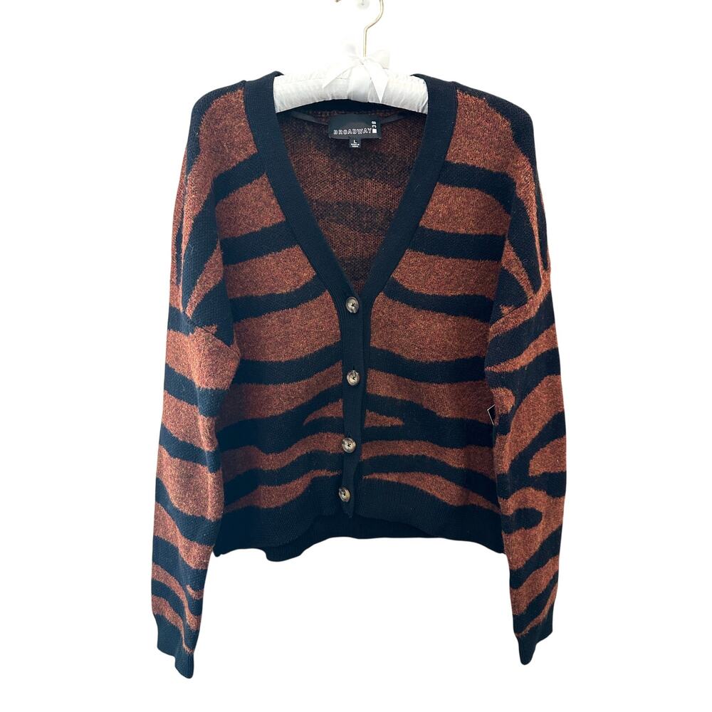 BROADWAY 38 NWT Tiger Stripe Cardigan Brown Black V Neck Button Sweater | Large